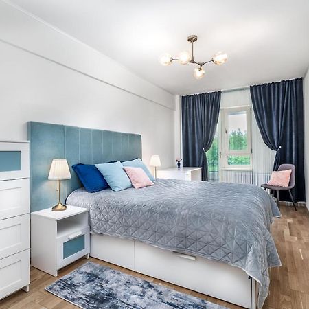 Dreamgarden Airport Apartment & Secure Parking & Airport Shuttle Iasi Esterno foto
