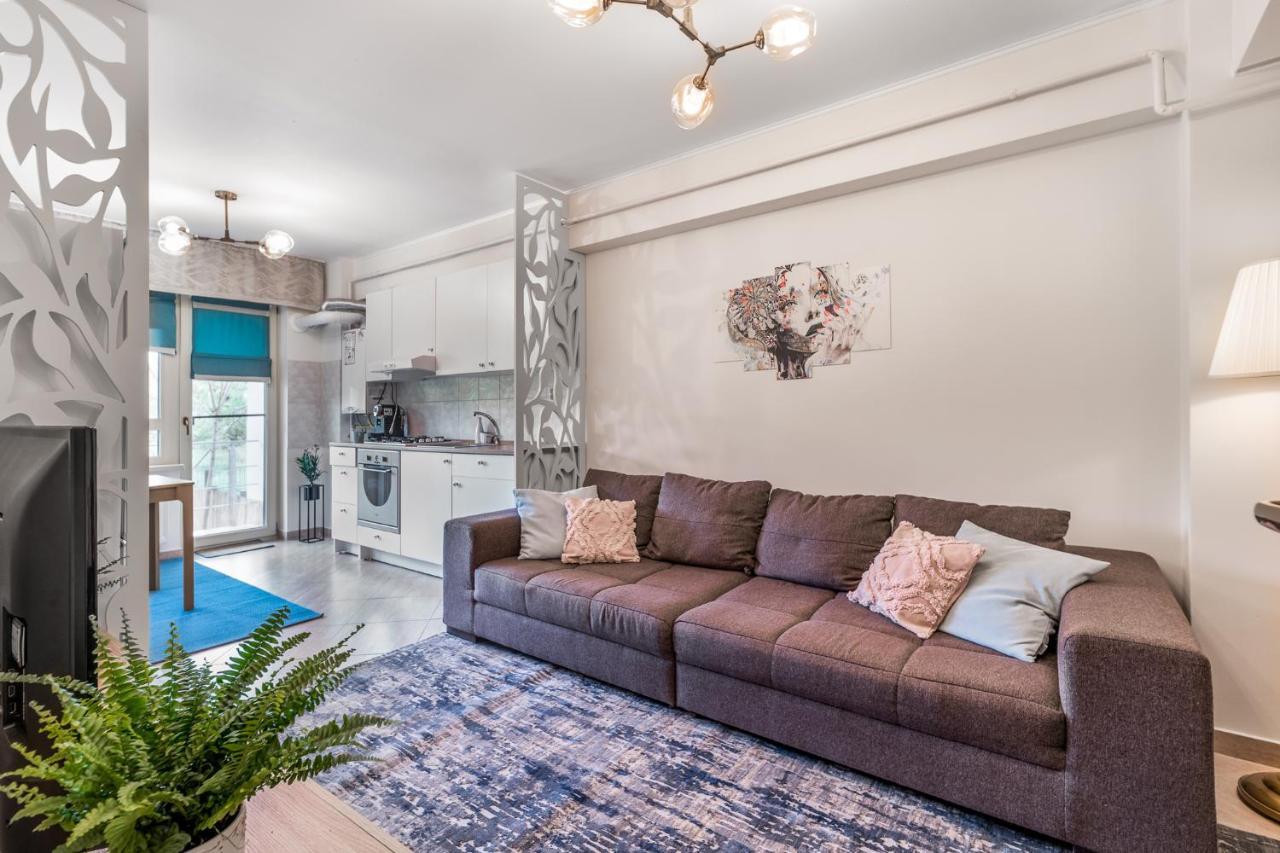 Dreamgarden Airport Apartment & Secure Parking & Airport Shuttle Iasi Esterno foto