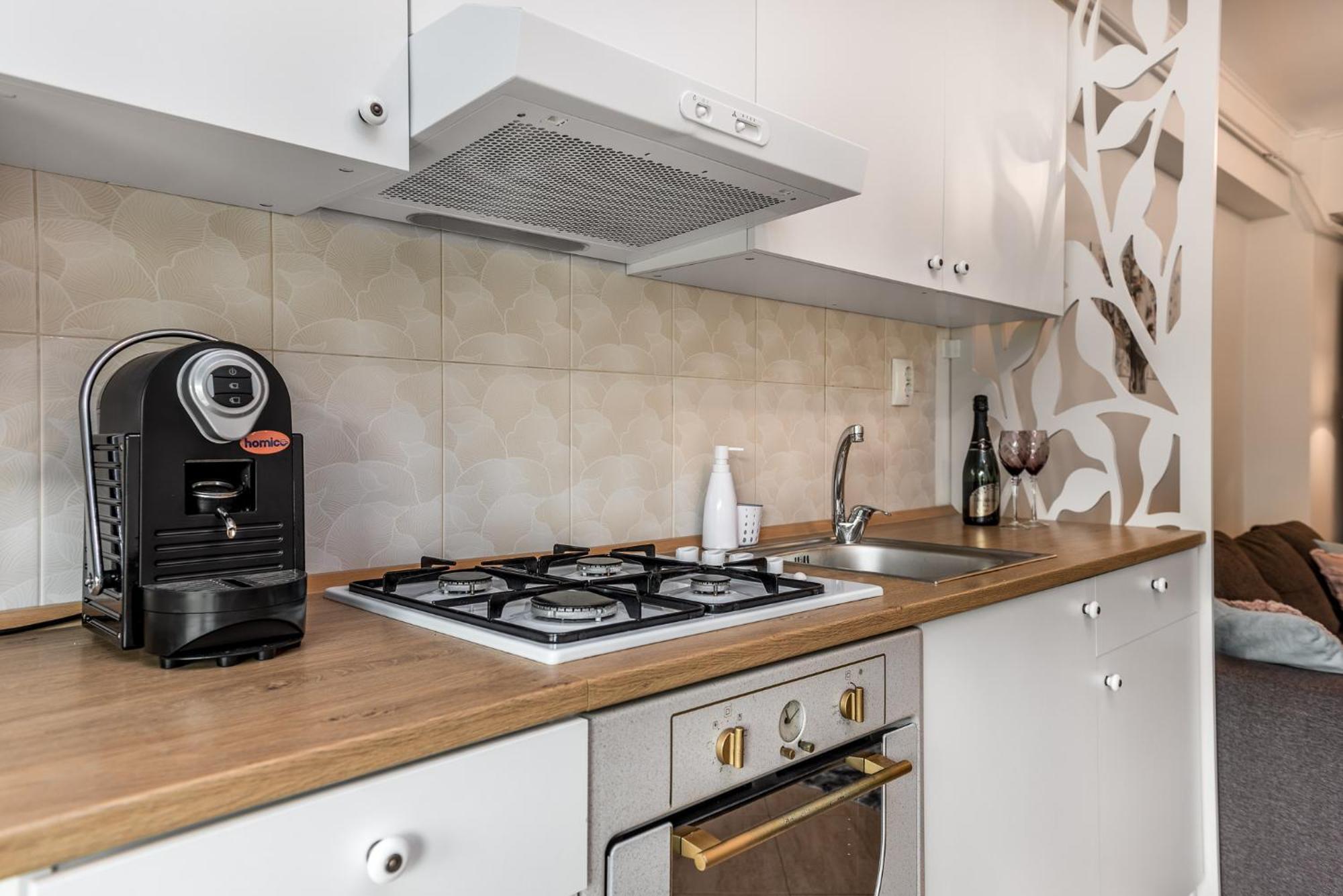 Dreamgarden Airport Apartment & Secure Parking & Airport Shuttle Iasi Esterno foto